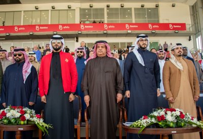 سمو ولي العهد ينيب سمو الشيخ عبدالله بن عيسى لتتويج الفائزين بكأس سموه لسباق الخيل