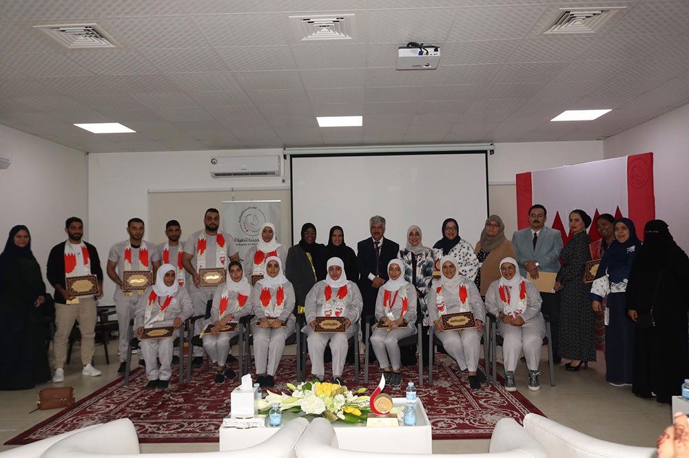الجمعية البحرينية لتنمية المرأة تكرم الدفعة الثانية من خريجي برنامج جليس المسن