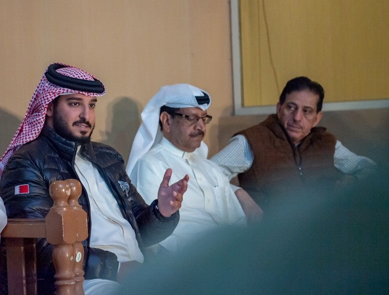 عيسى بن عبدالله يلتقي فرسان قفز الحواجز في أجواء أسرية                