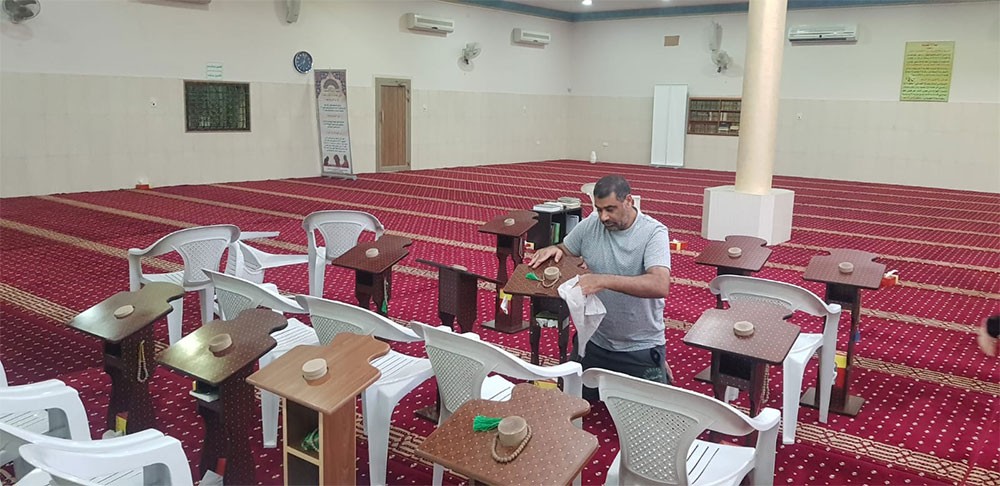 بالصور: حملة "ملكاوية" لتنظيف مساجد القرية أسبوعيا.. وتعطير "الشيخ مرشد" اليوم