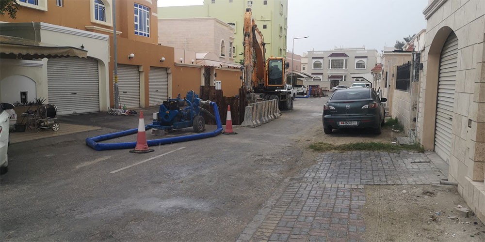 الأشغال تتجاوب مع مشكلة (مجاري عراد الخايسة)