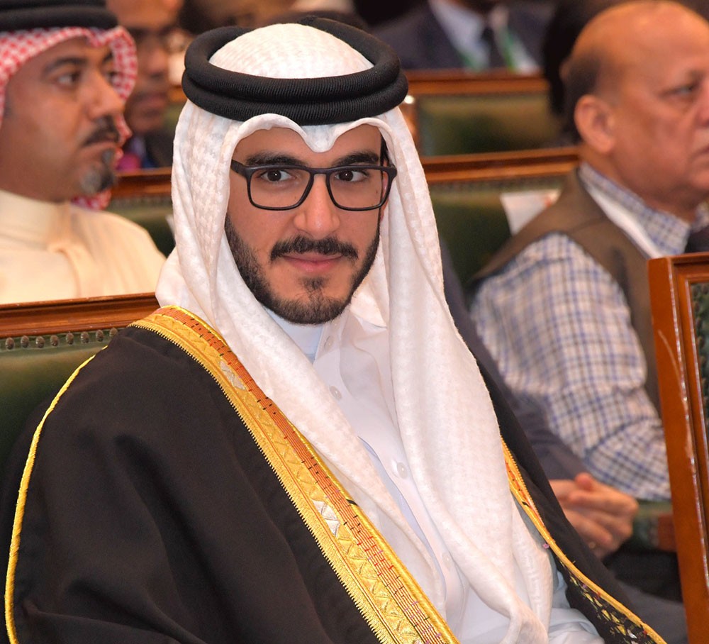 عيسى بن سلمان يصدر قرارا بشأن عضوية في الهيئة العليا لنادي راشد للفروسية