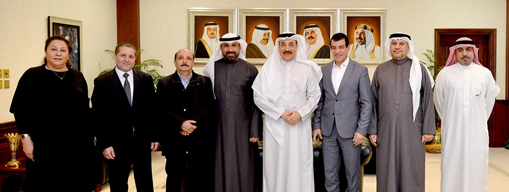  حميدان يستعرض تجربه البحرين في تطوير سوق العمل مع الأمين العام للاتحاد العام للعمال الجزائريين