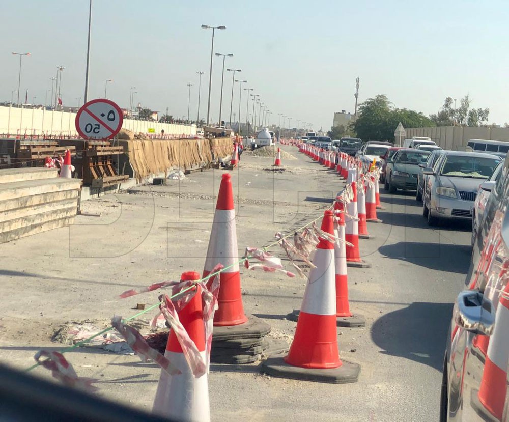 بالصور: يا صبر أيوب بشارع مدرسة السياقة