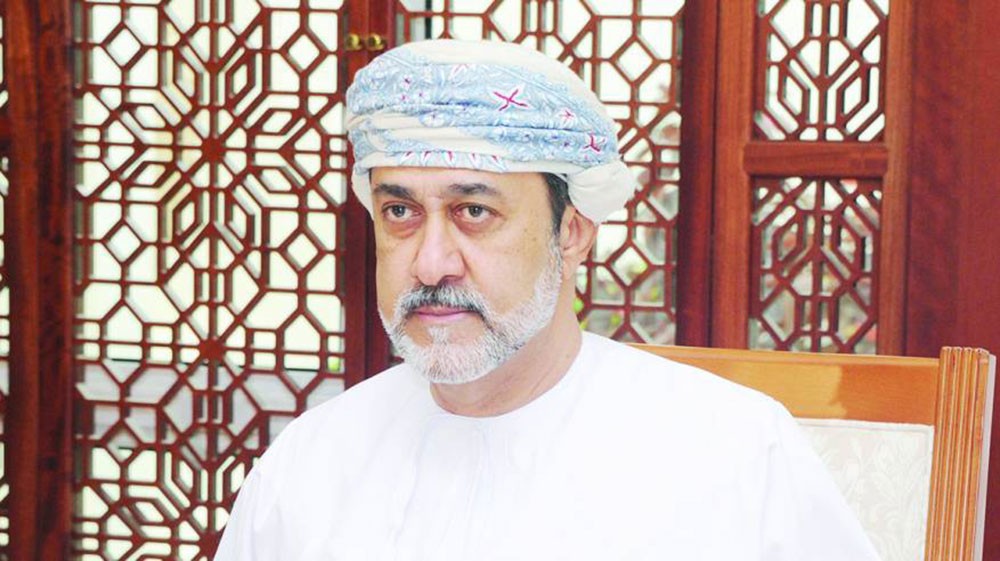 التلفزيون العماني: مجلس العائلة يقرر فتح الوصية وهيثم بن طارق سلطانا لعمان