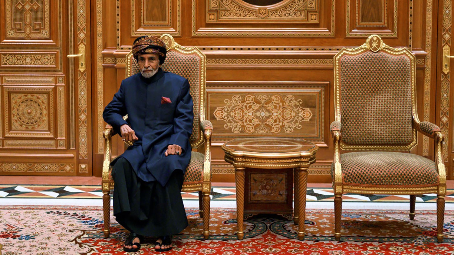 بالصورة: ماذا يقول دستور عمان عند شغور منصب السلطان؟