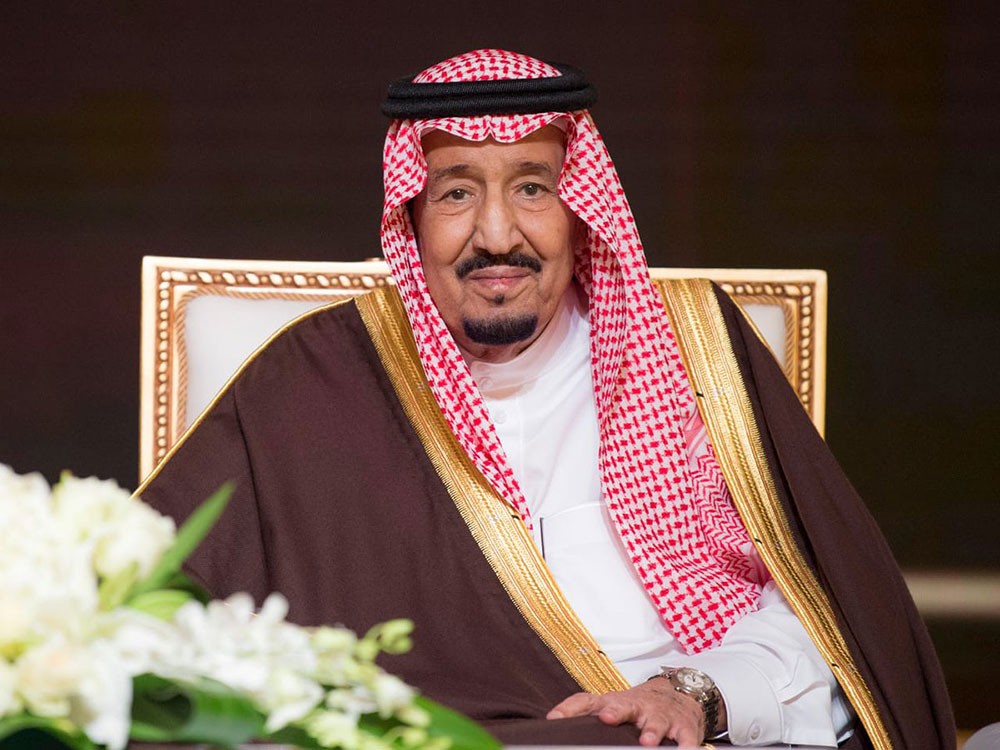 خادم الحرمين الشريفين يعزي في وفاة جلالة السلطان قابوس