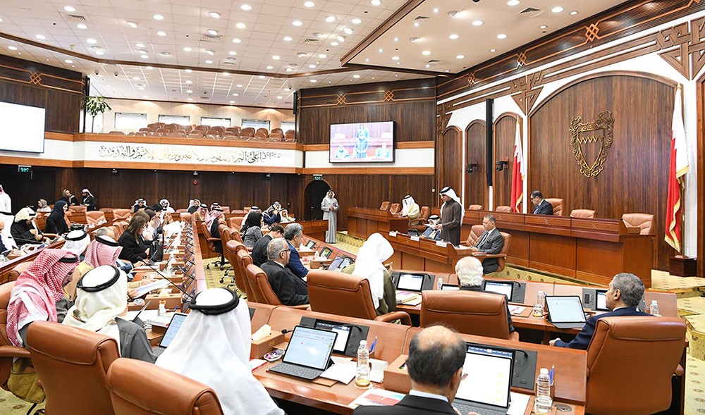 "الشورى" يوافق على تحمل العامل الأجنبي دفع نفقات عودته لبلاده