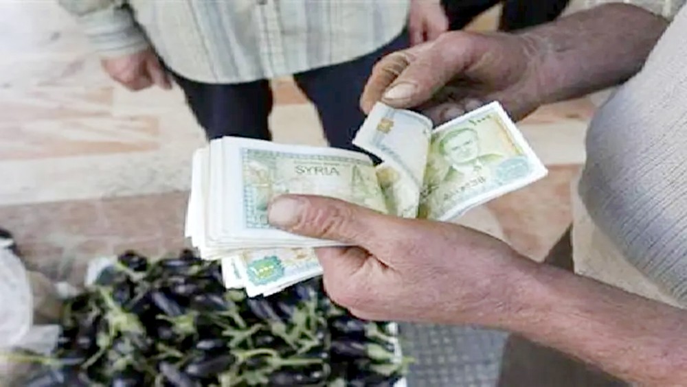 قاع جديد لليرة السورية.. تدهور متسارع ونزيف حاد