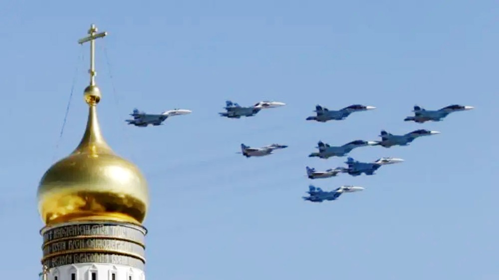 المرصد السوري: 18 قتيلاً بقصف لطيران النظام وروسيا على حلب