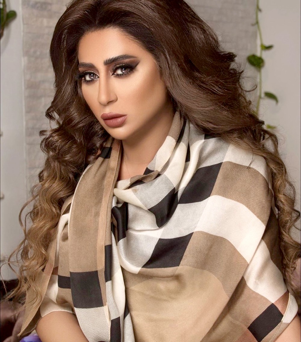 شيماء سبت: "الله أعلم بظروف الفنان البحريني"!