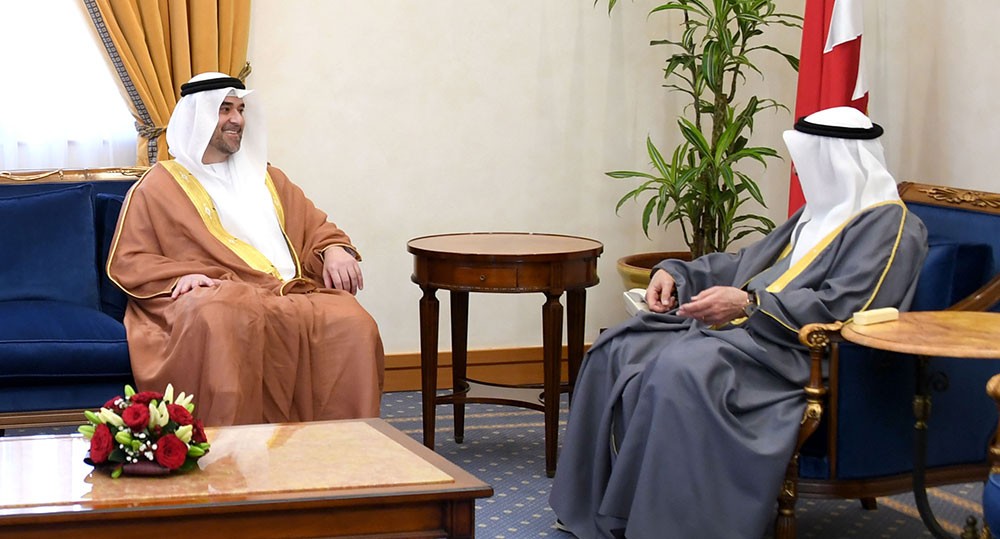 محمد بن مبارك يستقبل السفير عمر سيف غباش