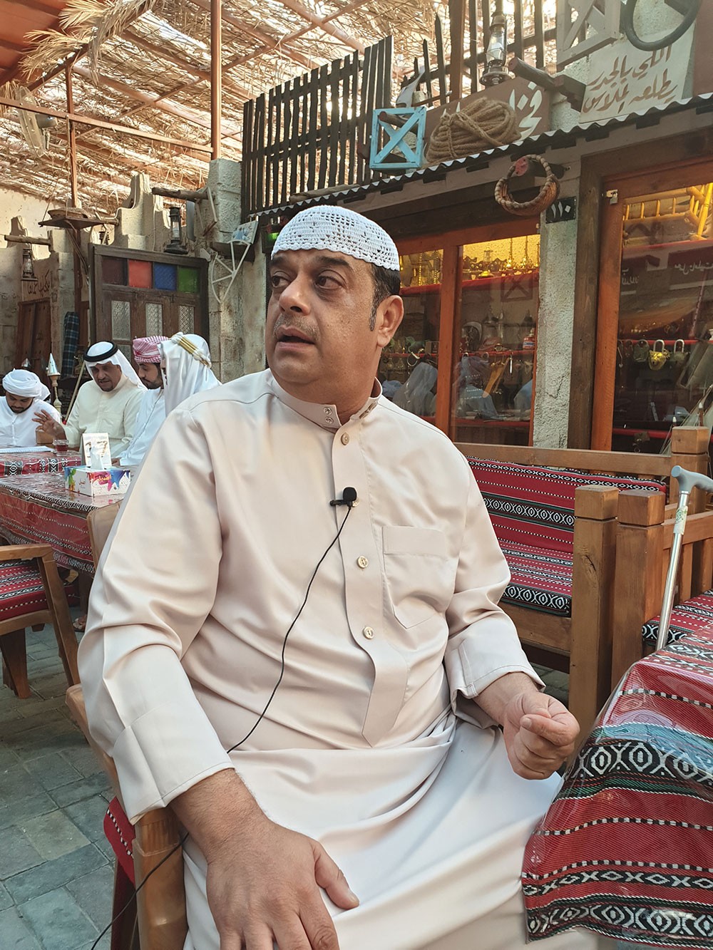 علي الغرير.. اهتدى بشلال الضوء وعمل بعينيين صامدتين للنور