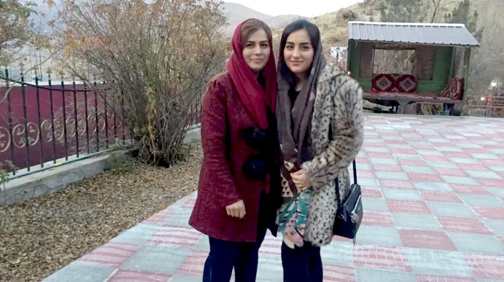 جثث الطائرة الأوكرانية تلاحق طهران.. قريب ضحيتين يروي
