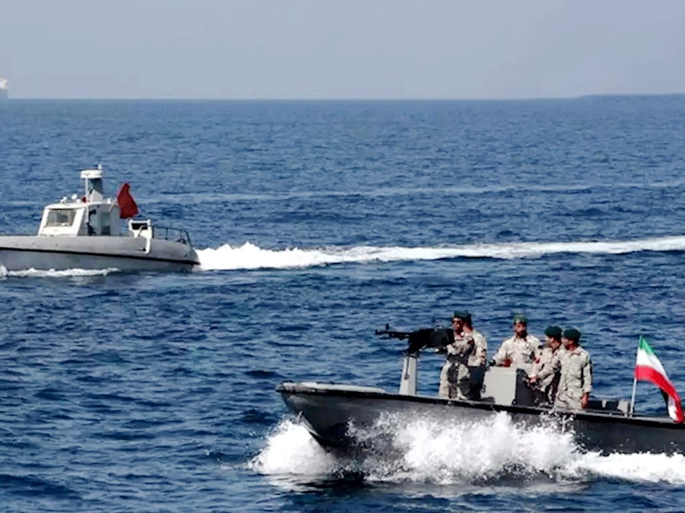  إيران تحتجز 3 قوارب كويتية على متنها 11 صياداً