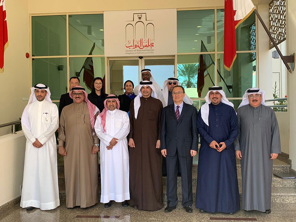 تفعيل الدبلوماسية البرلمانية لتطوير التعاون النيابي مع الصين