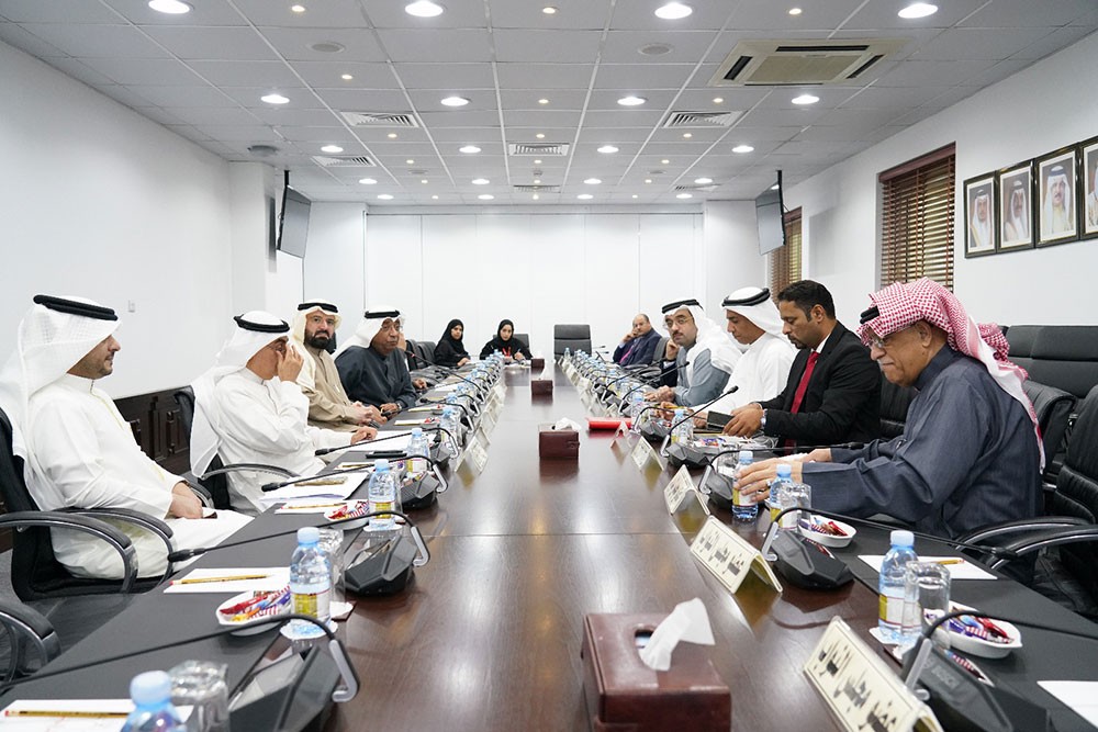 "مالية النواب" تبحث مع "بيت التجار" تعديل مرسوم "غرفة التجارة"