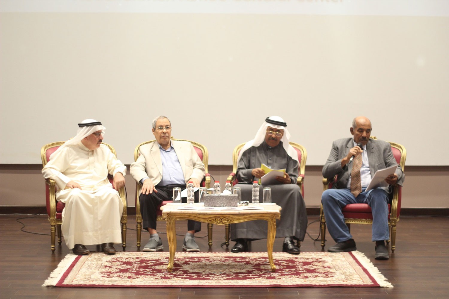 محمد بن مبارك اختار اسم مجلة صدى الأسبوع بدلا من الرقيب والوطن