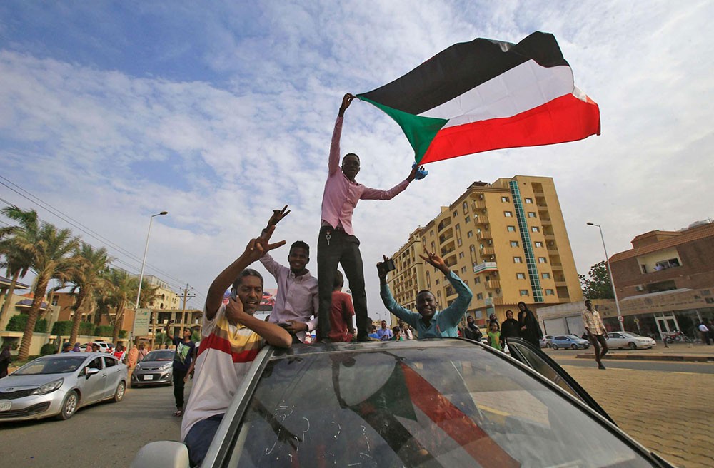 السعودية تطلب من أميركا إزالة السودان من قائمة الإرهاب