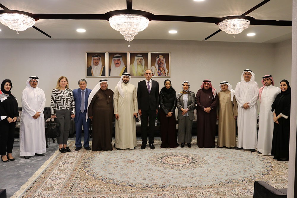 المؤيد يعقد اجتماعا مع أعضاء مجلس دول الآسيان والبحرين