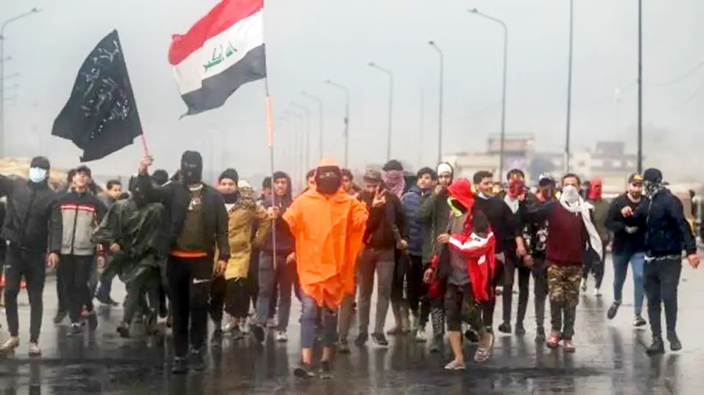 قتيل و5 جرحى في هجوم ميليشيات على متظاهرين بالبصرة