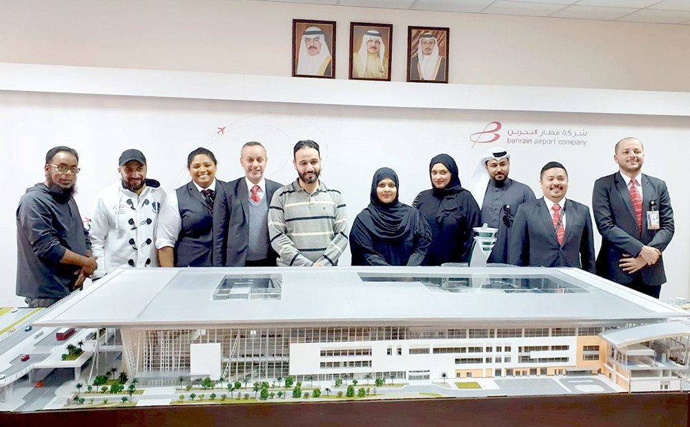 نقابة عمال شركة مط­ار البحرين تعقد اجتم­اع جمعيتها العمومية