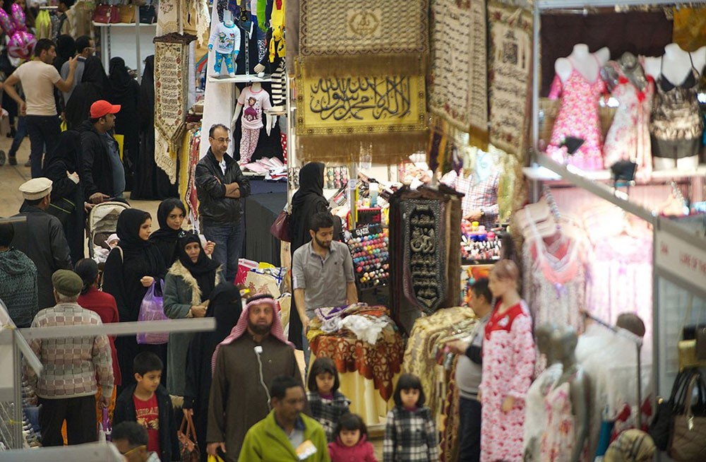 بالفيديو.. تساقط الأمطار لم يمنع البحرينيين من زيارة معرض الخريف بيومه الأول