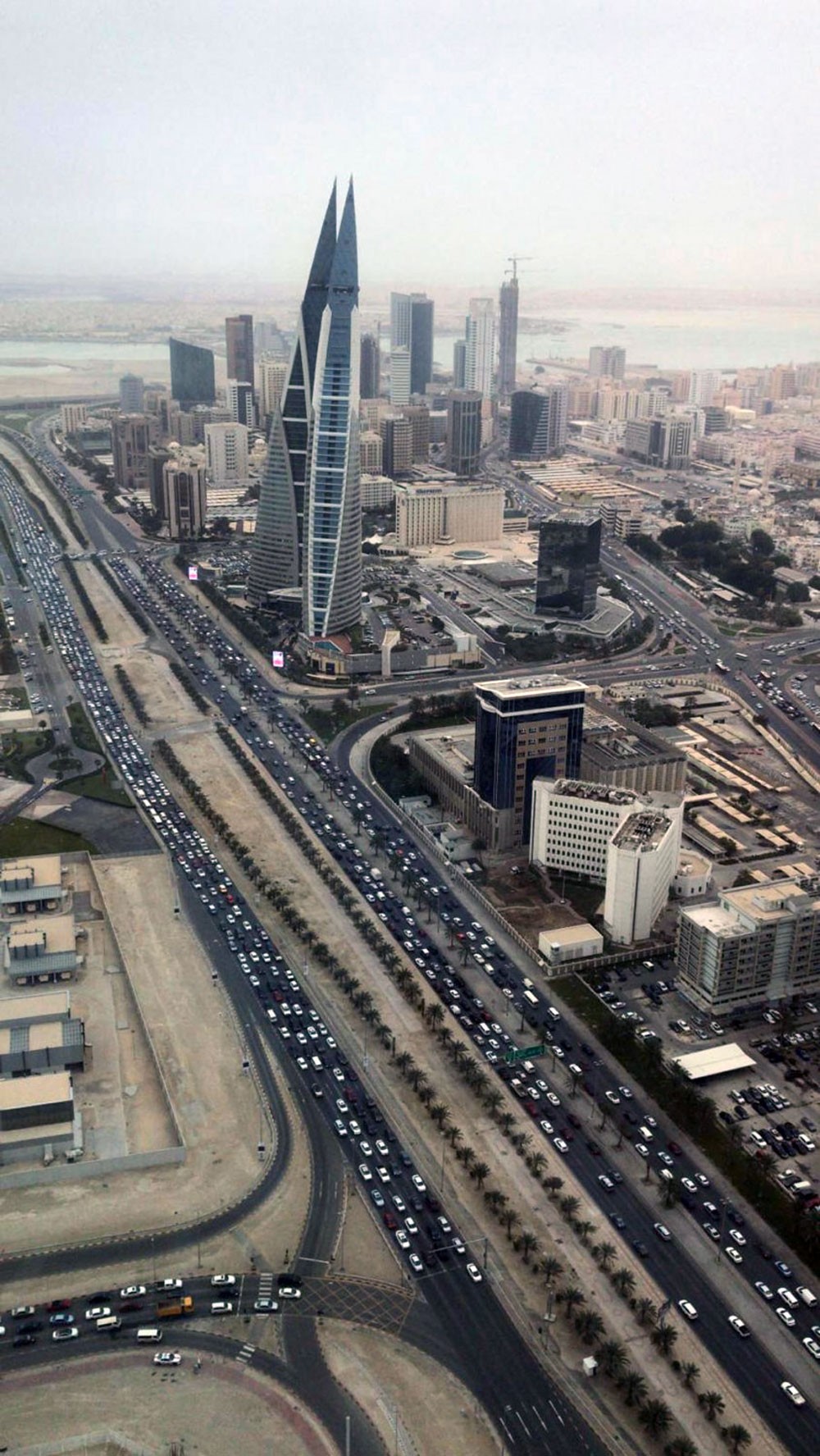 اقتراح بتفعيل قرار زيادة فترة منع الشاحنات من السير