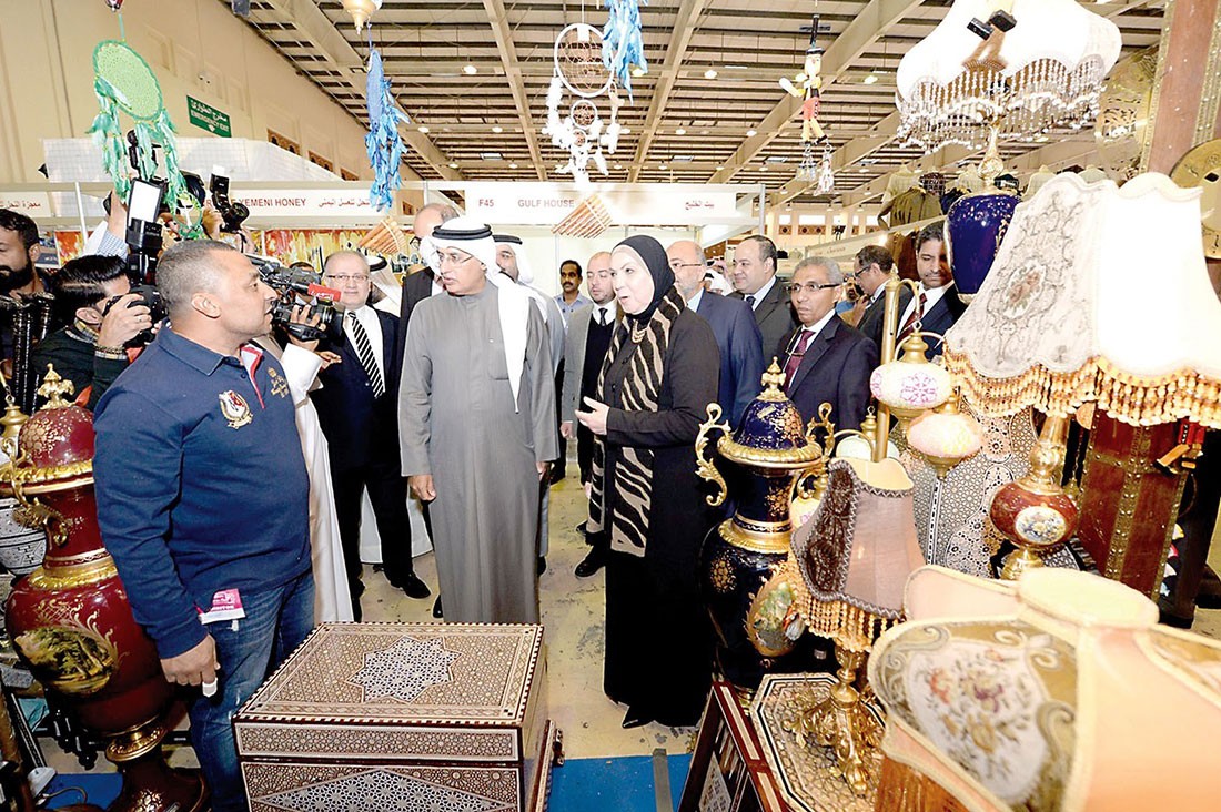 بالفيديو: خالد وفرح من معرض الخريف: لا تخافوا من الصينيين وانتشار الفيروس إشاعة