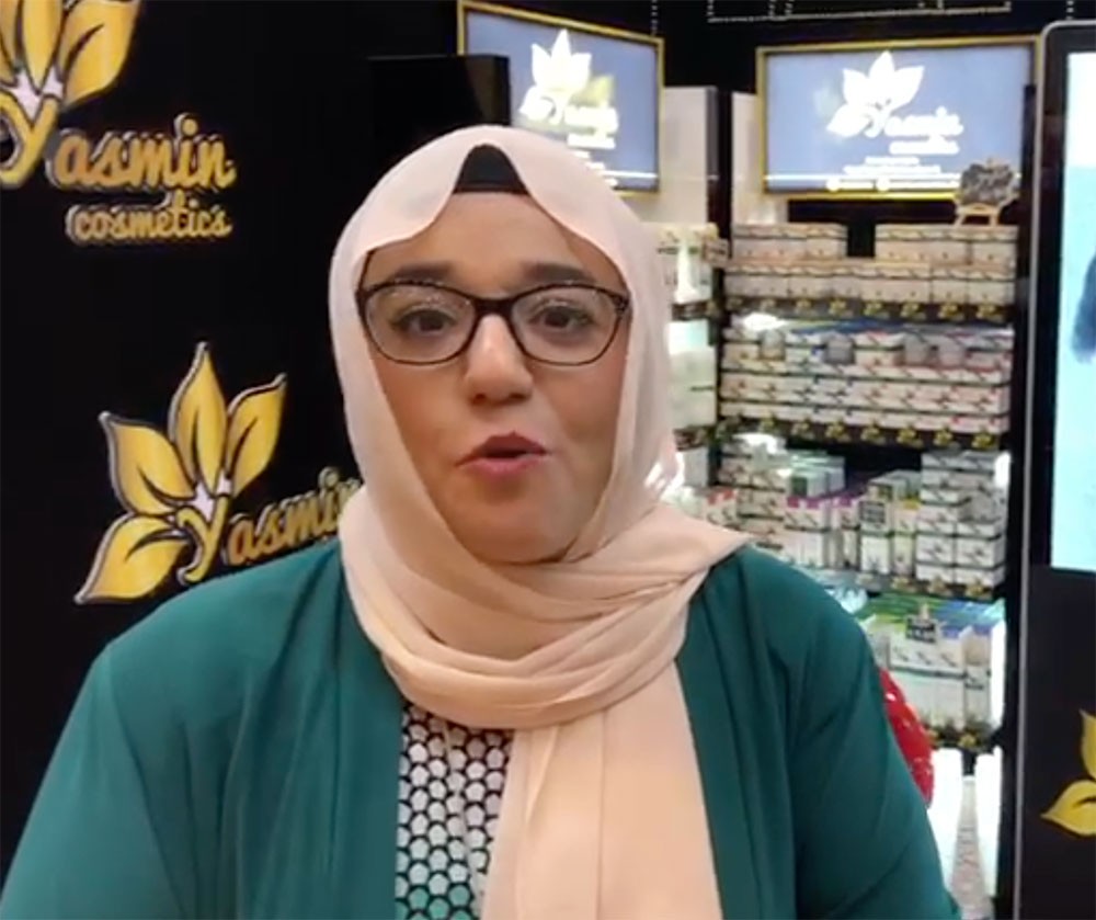بالفيديو: ياسمين مفيد تفضل شراء الكريمات والملابس والمنتجات الشعبية