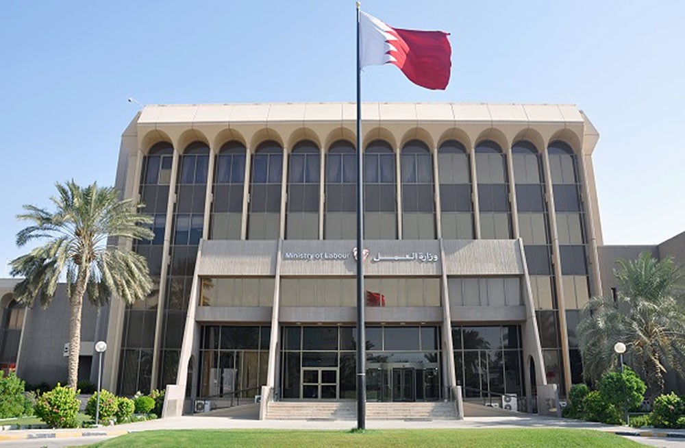 "العمل" شاكية نقيب "المطار" السابق بالشرطة: مُضلل ومدلس