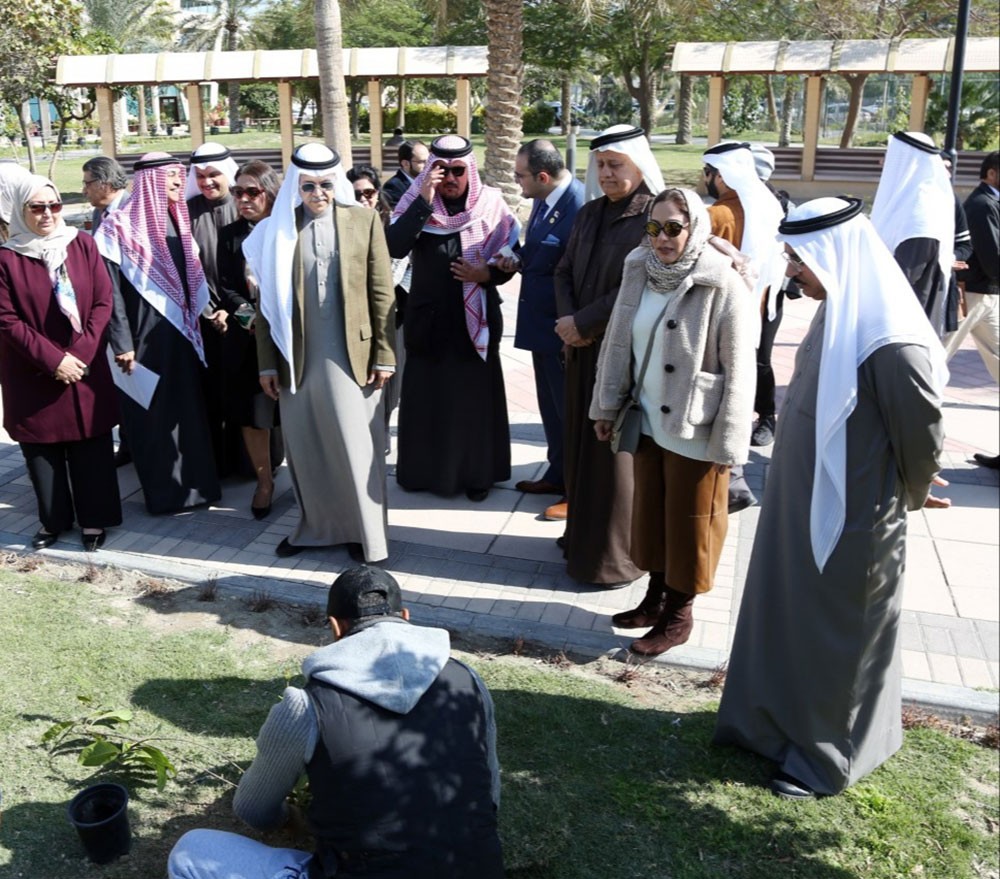 محافظ العاصمة يرعى برنامج "سامع" بمشاركة 50 محكوماً لتطوير حدائق وسواحل العاصمة
