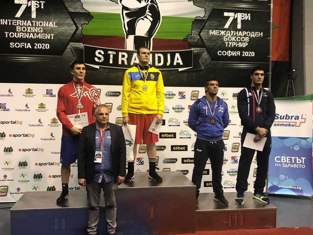 ملاكم المنتخب الوطني "دينيس " يحرز فضية بطولة ستراندجا الدولية للملاكمة