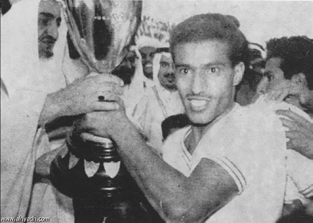 الموت يغيب أول كابتن في تاريخ الهلال السعودي 