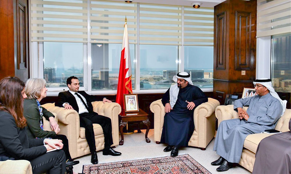 وزير المالية يشيد بعلاقات التعاون والشراكة الوثيقة بين البحرين وأمريكا