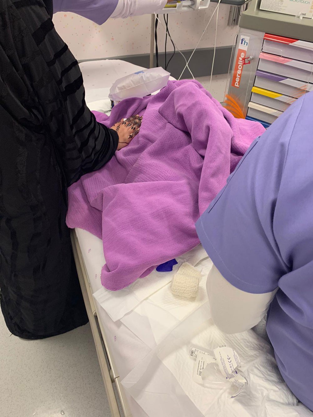 نجاة طفل من الغرق في حوض أمطار 