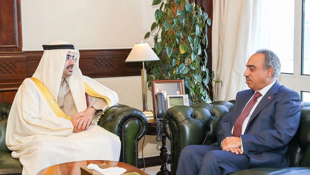 سمو محافظ الجنوبية يبحث ووزير الأشغال عددا من المشروعات الخدمية