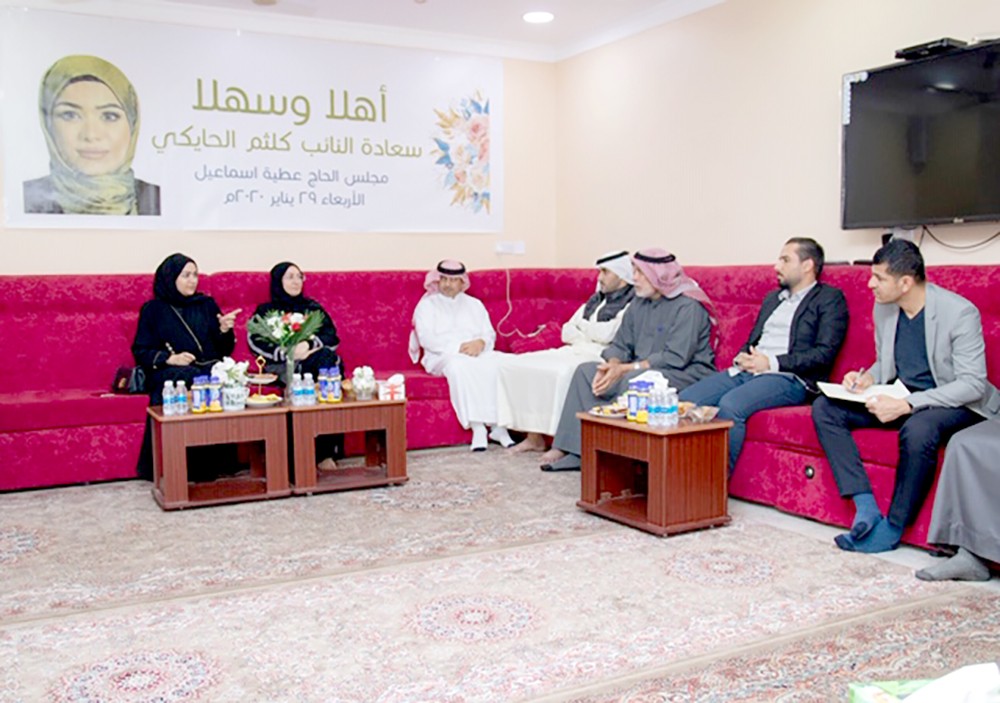 بالصور: أهالي جدالحاج للنائب الحايكي: وزارة الإسكان توقفت عن تلبية طلباتنا