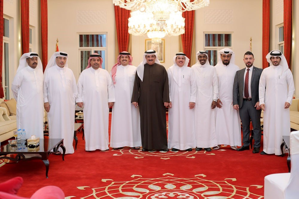 سفير البحرين في أبوظبي يقيم حفل تكريم للأساتذة البحرينيين بالإمارات