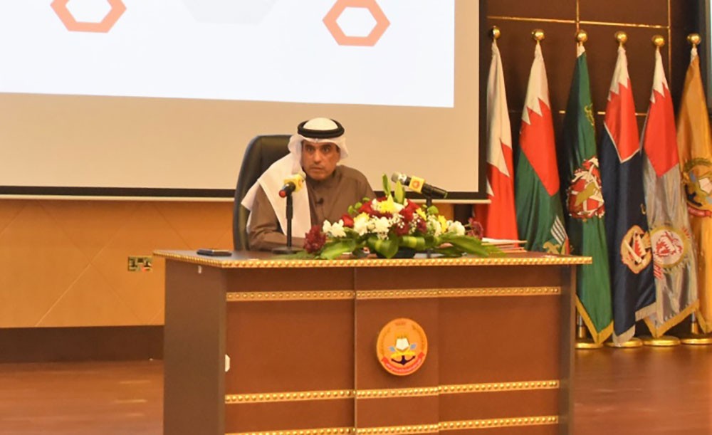 محاضرة لوزير شؤون الإعلام حول الإعلام في ظل ثورة المعلومات