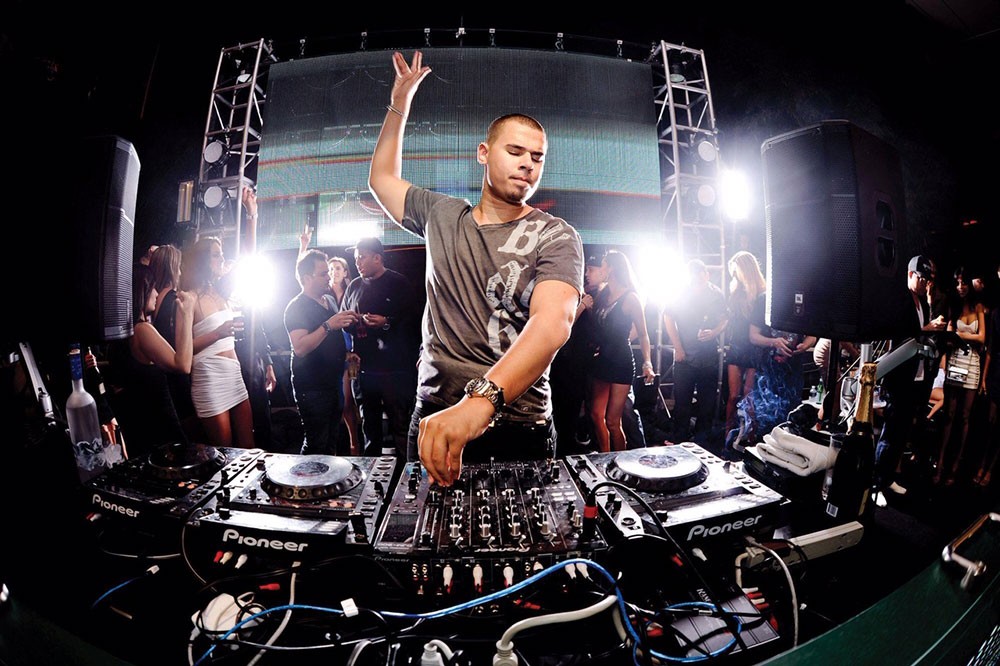 الدي جي العالمي Afrojack يستعد لفورمولا البحرين