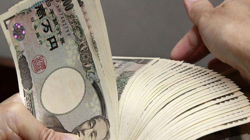 عملات آسيوية "تلتقط أنفاسها" بعد "كورونا"