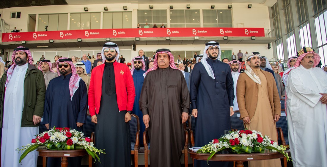 سمو ولي العهد ينيب سمو الشيخ عبدالله بن عيسى لتتويج الفائزين بكأس سموه لسباق الخيل