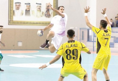 الأهلي وباربار.. من يتلقى الخسارة الأولى؟