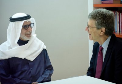  الشيخ حسام بن عيسى يجتمع مع البروفيسور مدير معهد الأرض في جامعة كولومبيا الأمريكية‎