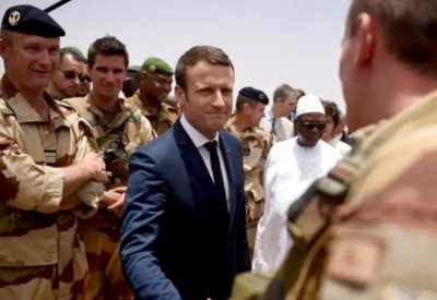 فرنسا تعزز وجودها العسكري في الساحل الإفريقي