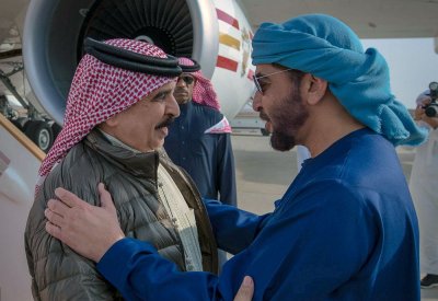 جلالة الملك يصل إلى الظفرة بالإمارات