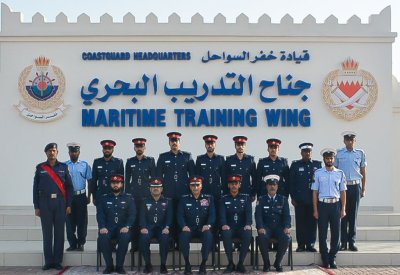 قائد خفر السواحل  يفتتح دورة ضباط السطح الثالثة 