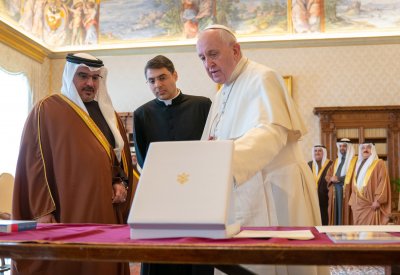 سمو ولي العهد: ما يتسم به أبناء البحرين من حبٍ للتسامح والوسطية عزز من مكانة المملكة الحضارية