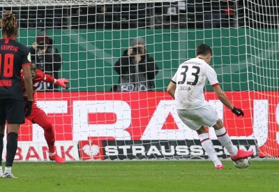 فرانكفورت يقصي لايبزيغ من كأس ألمانيا
